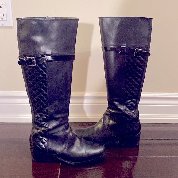 Cool low heel Tahari black boot - Picture 2 of 7